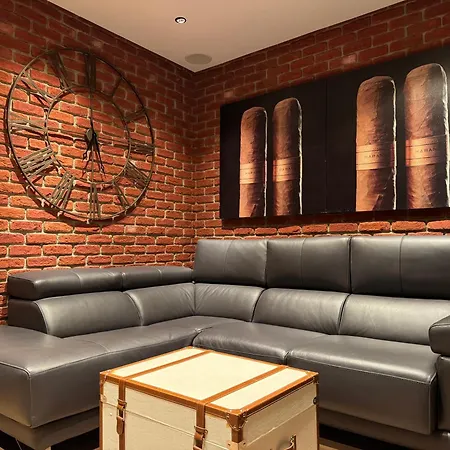 Apartamento Escapadaburgos, Bruma Obscuro, Vivienda Exclusiva En Pleno Centro De La Ciudad