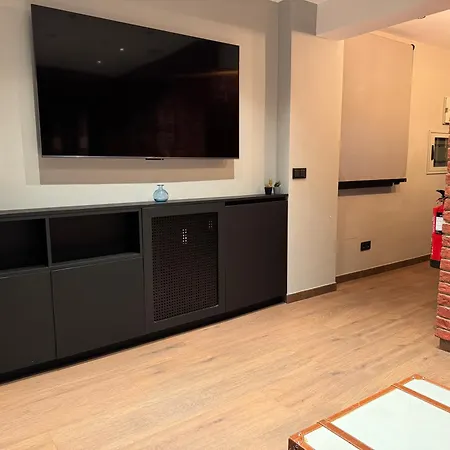 Escapadaburgos, Bruma Obscuro, Vivienda Exclusiva En Pleno Centro De La Ciudad *