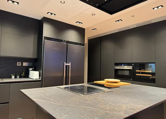 Escapadaburgos, Bruma Obscuro, Vivienda Exclusiva En Pleno Centro De La Ciudad Burgo