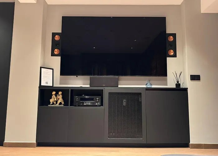 Escapadaburgos, Bruma Obscuro, Vivienda Exclusiva En Pleno Centro De La Ciudad